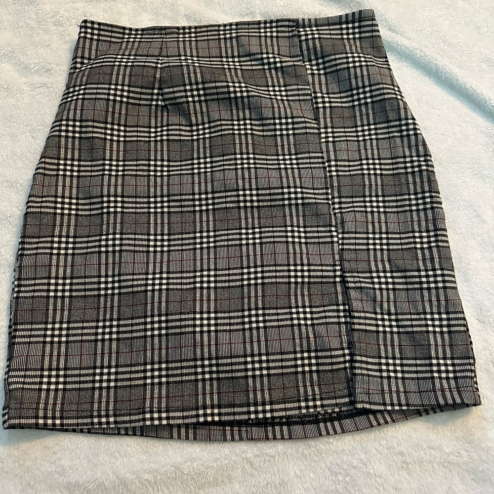 Classic Plaid Skirt - Black and Gray